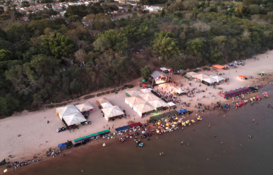 Praia do Bosque atrai milhares de pessoas e vira destaque no estado pelo 2º ano consecutivo