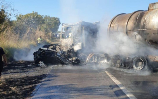 Acidente com caminhão-tanque deixa um morto na BR-040