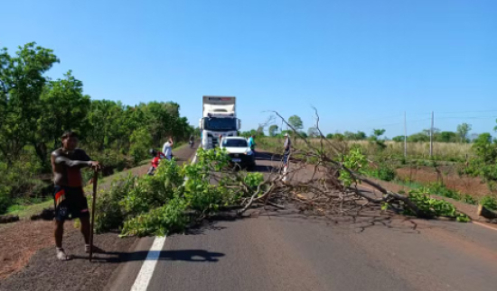 Indígena Xavante morre atropelado em rodovia e protesto bloqueia BR-158 em Água Boa