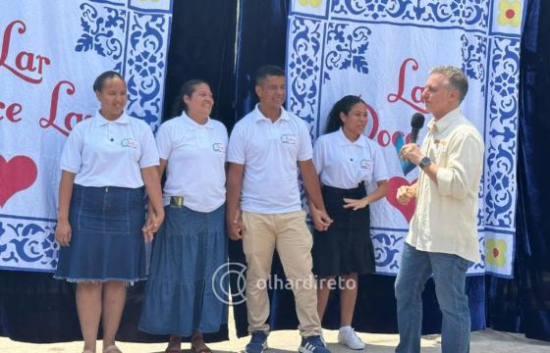 Luciano Huck grava encerramento do 'Lar Doce Lar' em Cuiabá e entrega casa reformada a pedreiro que realiza projeto social